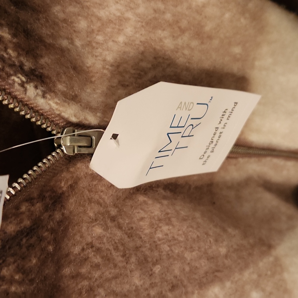 Ladies Poncho - Picture 3 of 6